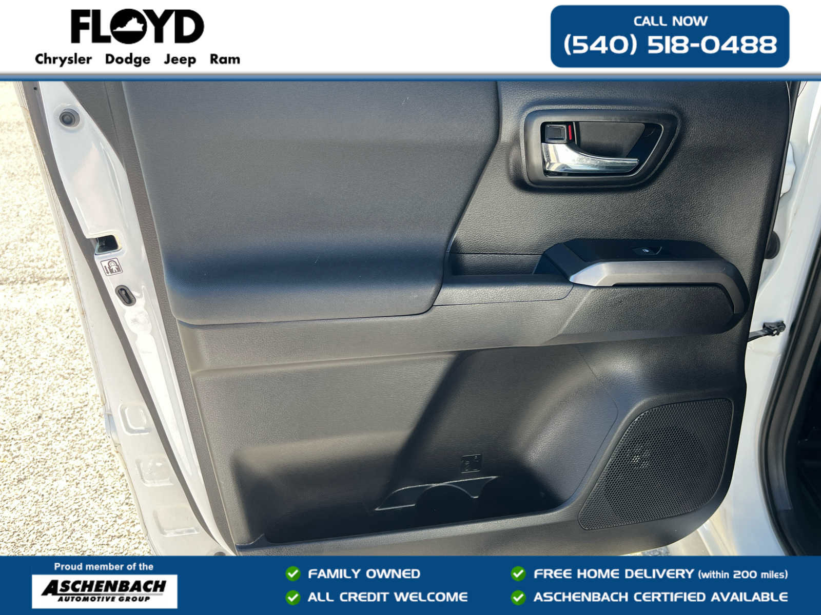 Used 2019 Toyota Tacoma TRD Off-Road AWD/4WD image 23