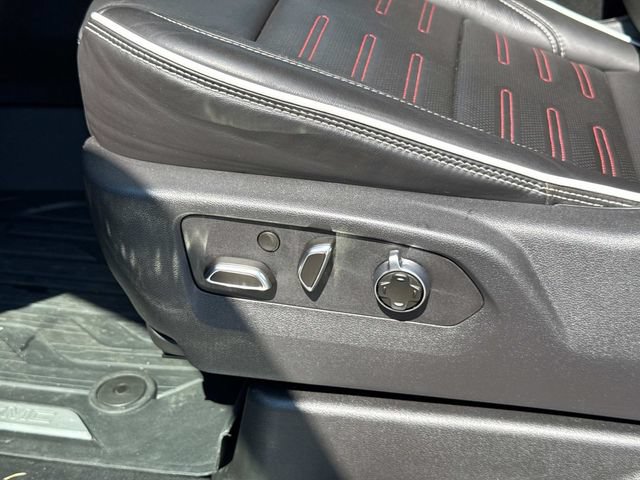 Used 2025 GMC Yukon AT4 Ultimate w/ LPO, Floor Liner Package AWD/4WD image 28