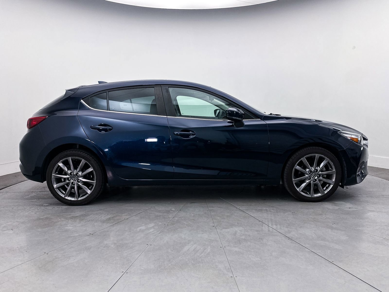 Used 2018 MAZDA MAZDA3 Touring FWD image 36