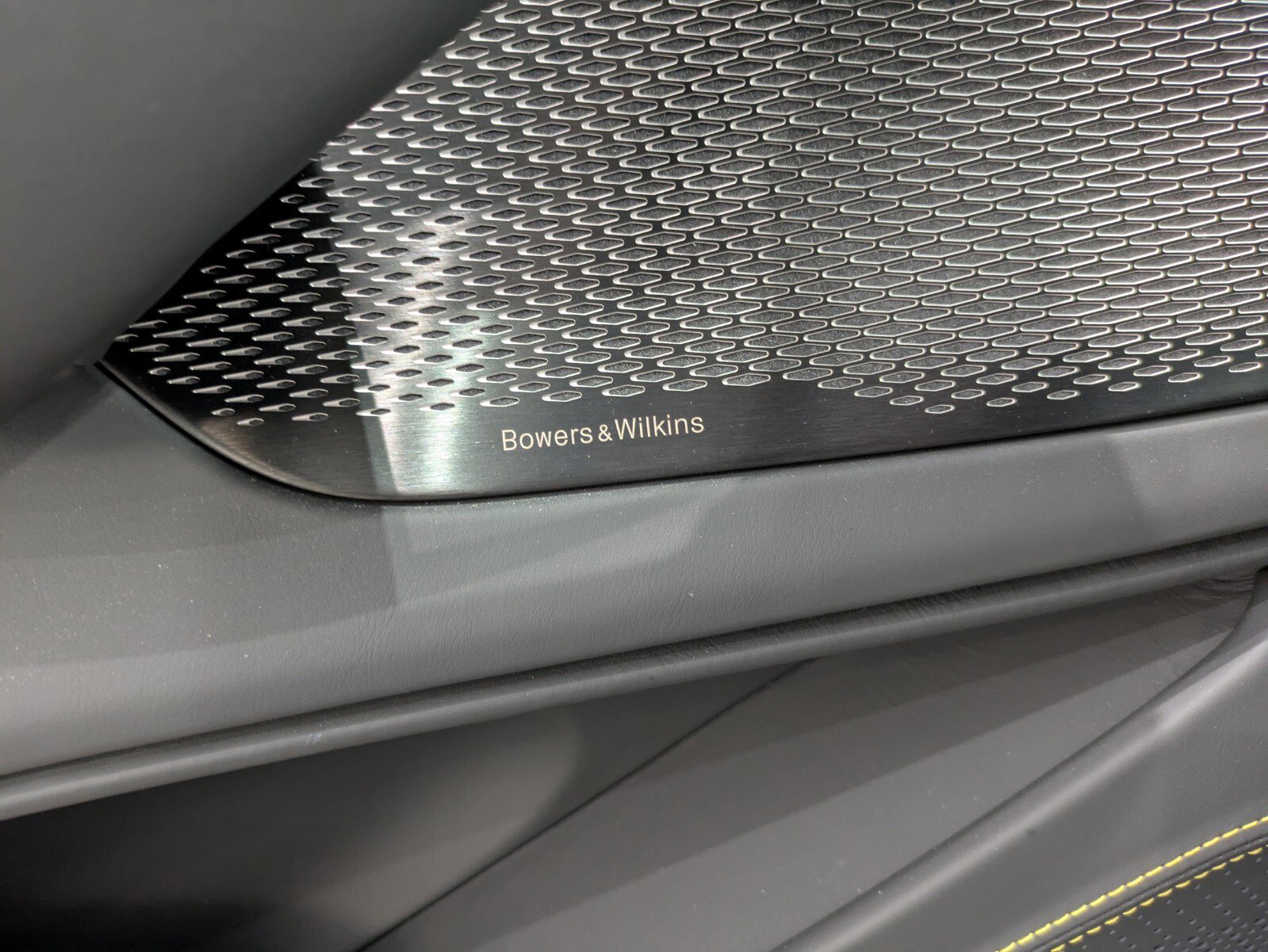 Used 2025 Aston Martin DBX 707 image 32