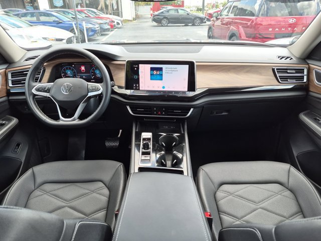 Used 2025 Volkswagen Atlas SE FWD image 25