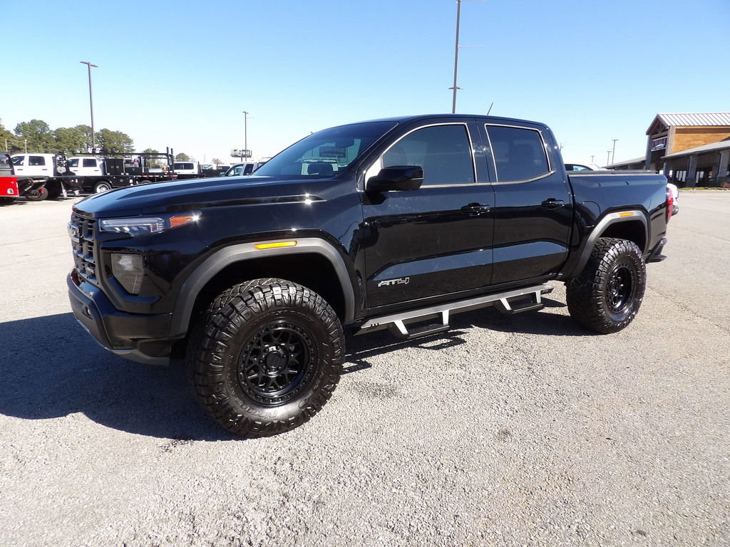 Used 2023 GMC Canyon AT4 w/ AT4 Premium Package image 3