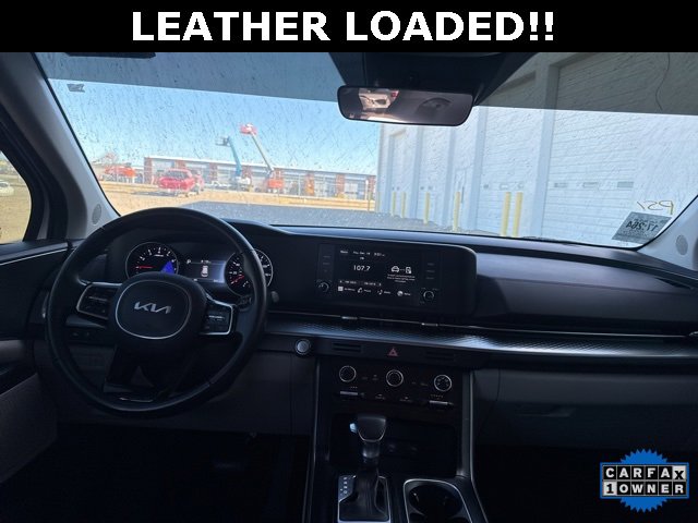 Used 2024 Kia Carnival LX image 31