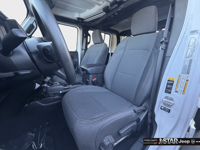 Used 2025 Jeep Gladiator Sport AWD/4WD image 11
