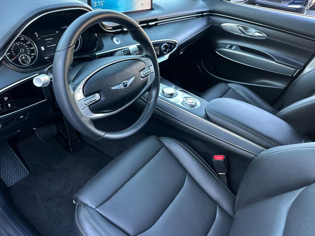 Used 2024 Genesis GV70 2.5T w/ Select Package image 10