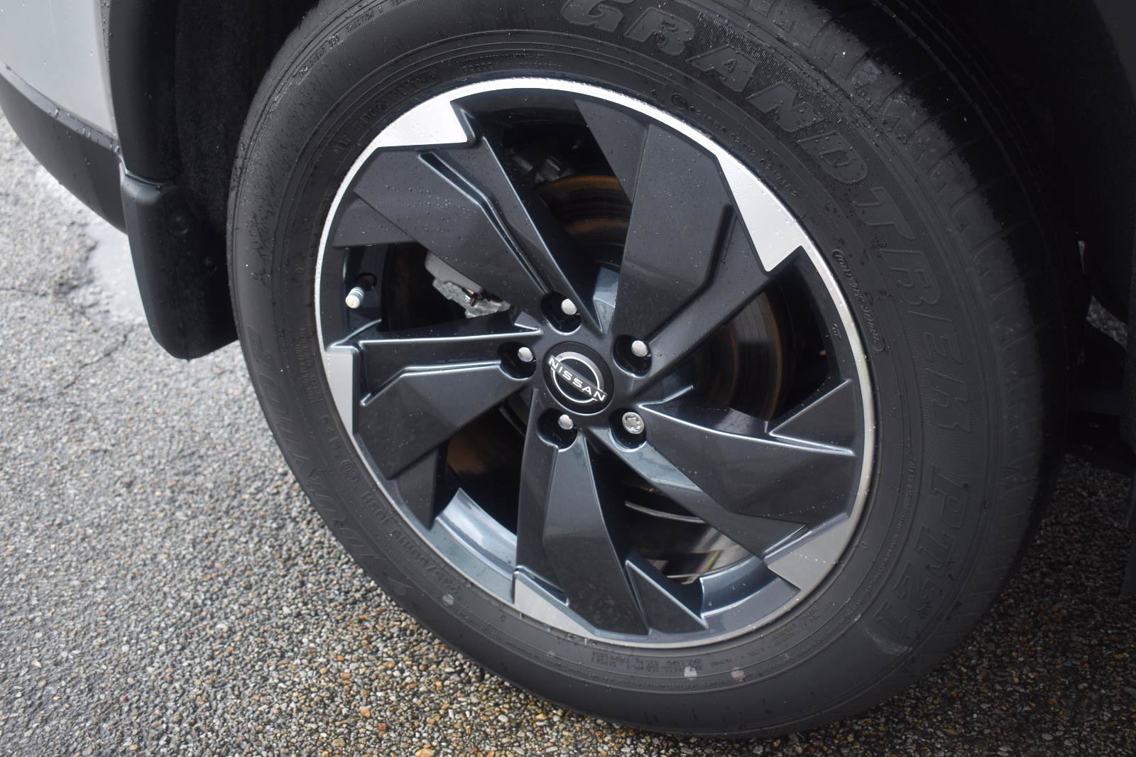 Certified 2024 Nissan Rogue SV w/ SV Premium Package FWD image 13