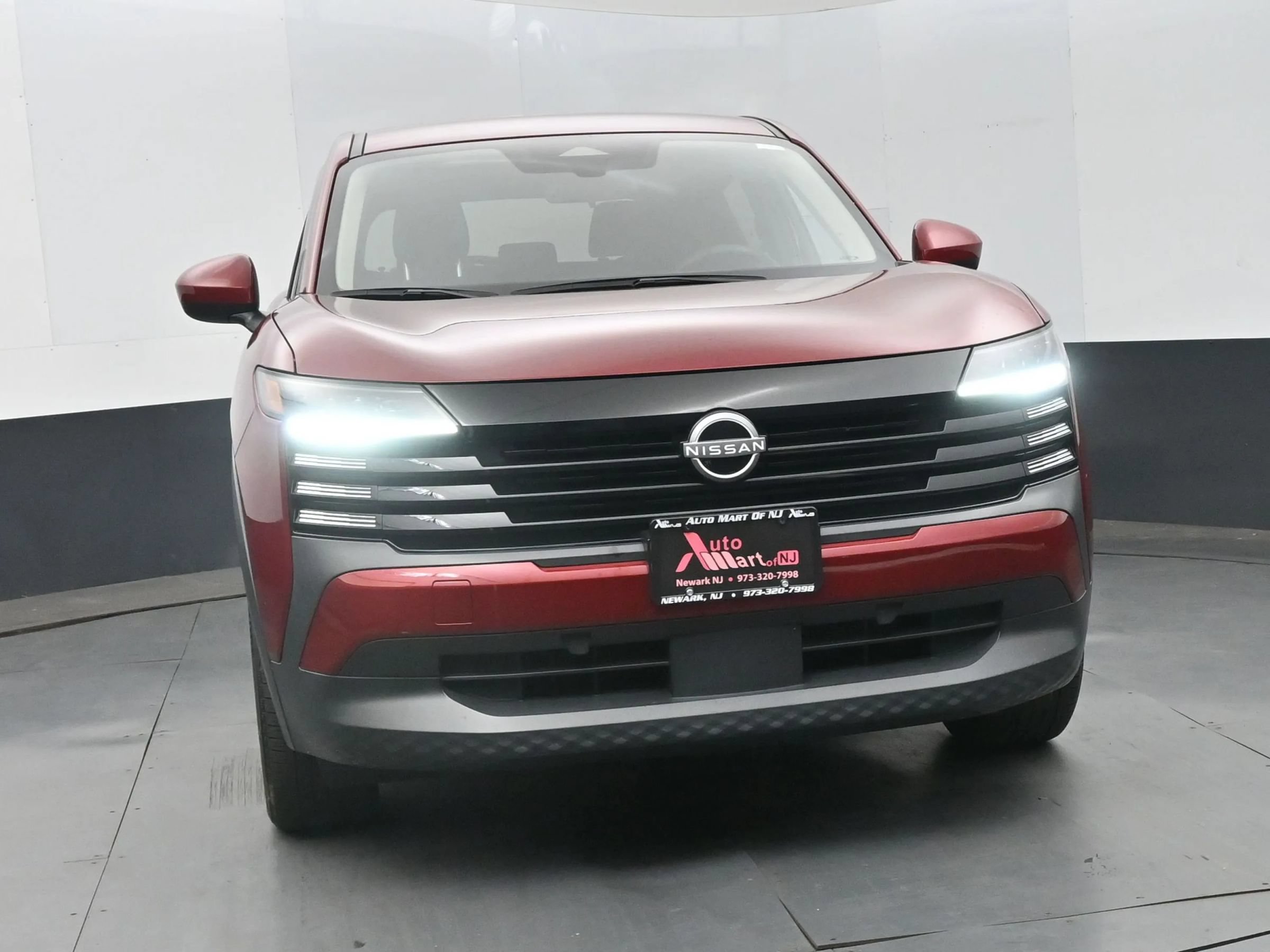 Used 2025 Nissan Kicks SV FWD image 3