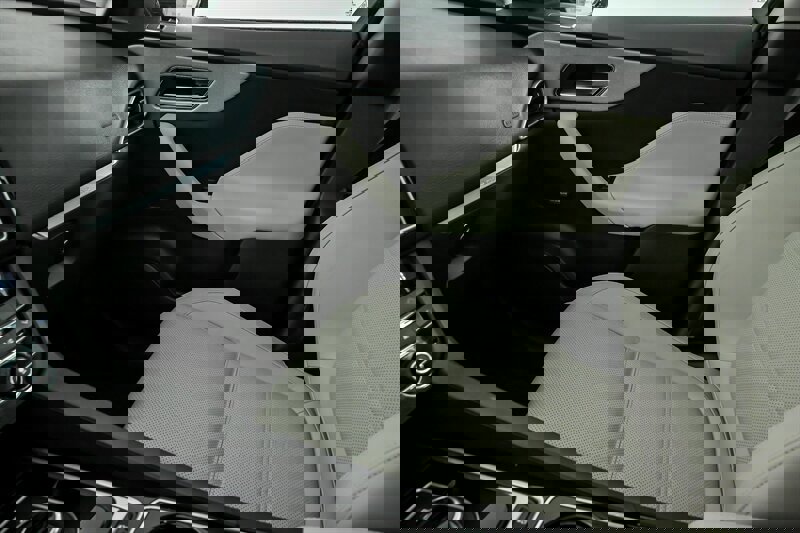 Used 2017 Jaguar F-PACE Prestige image 37