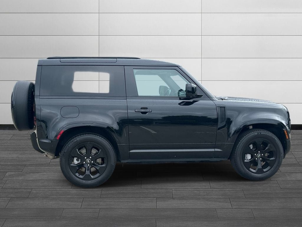 Certified 2023 Land Rover Defender 90 X-Dynamic SE AWD/4WD image 6