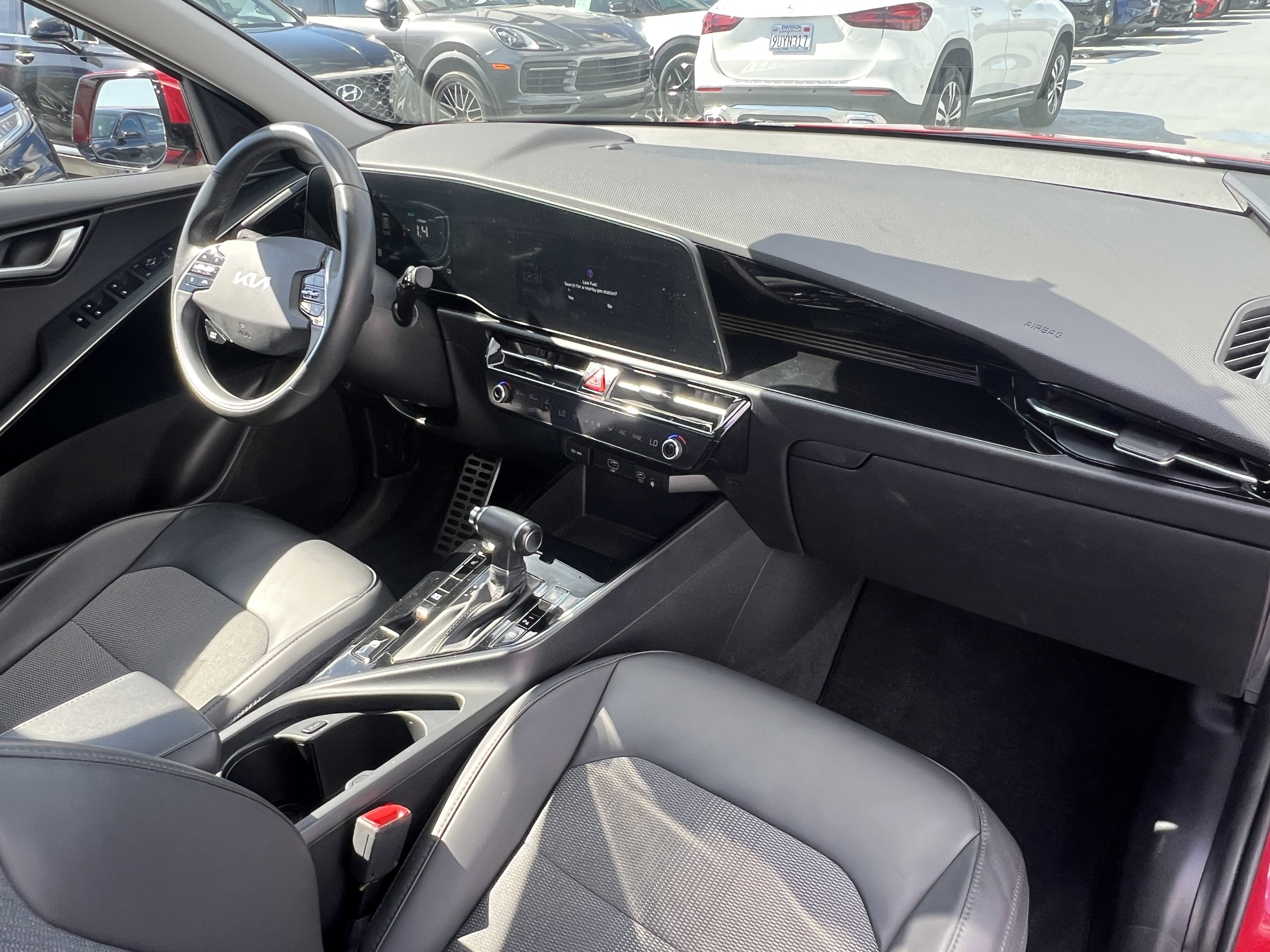 Certified 2023 Kia Niro EX Touring image 17