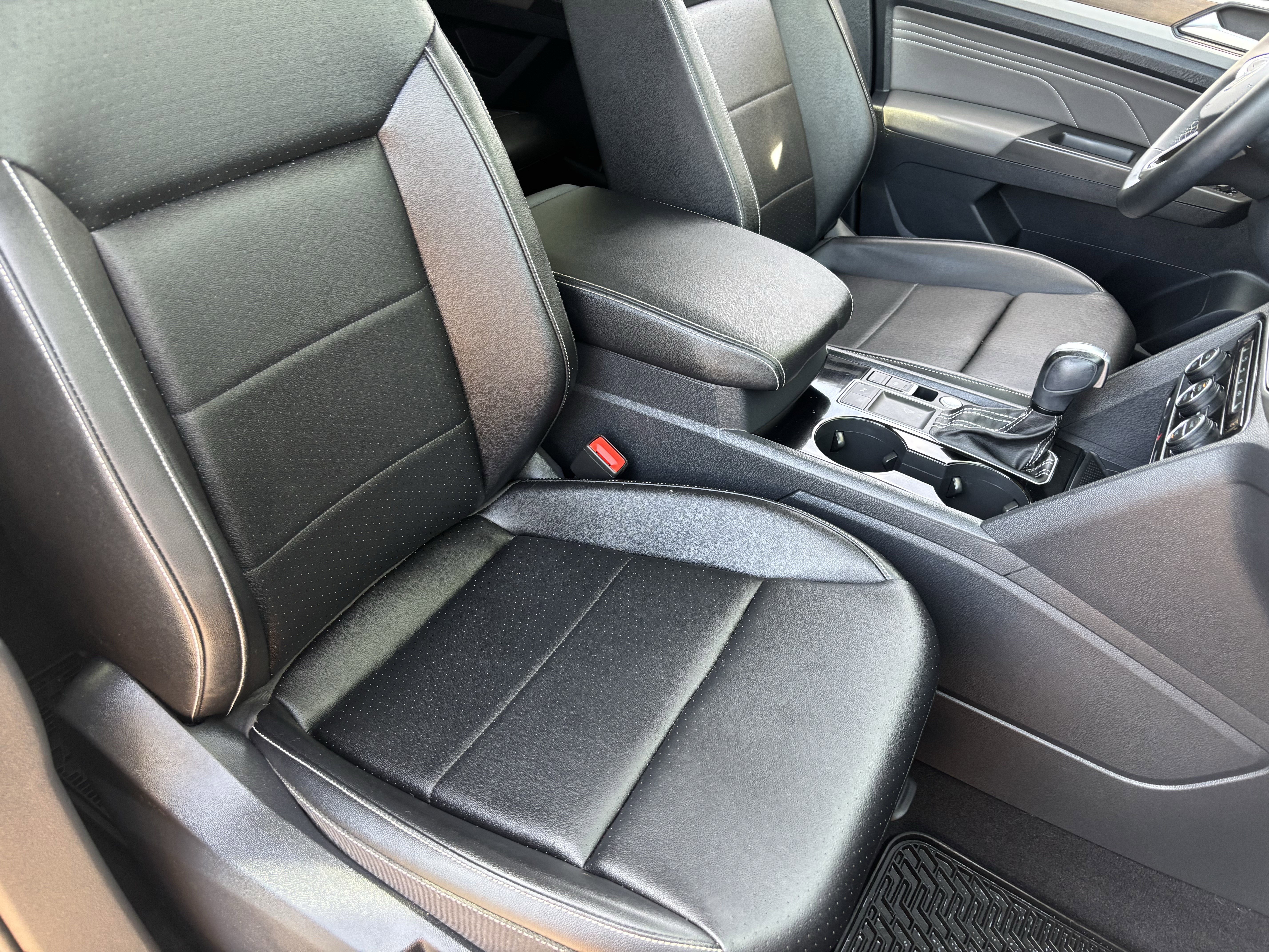 Used 2022 Volkswagen Atlas SE w/ Panoramic Sunroof Package image 8