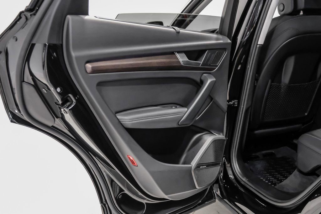 Used 2024 Audi Q5 e Prestige w/ Prestige Package image 54