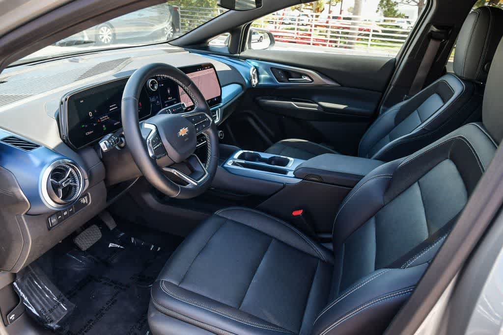 Used 2024 Chevrolet Equinox EV LT FWD image 17