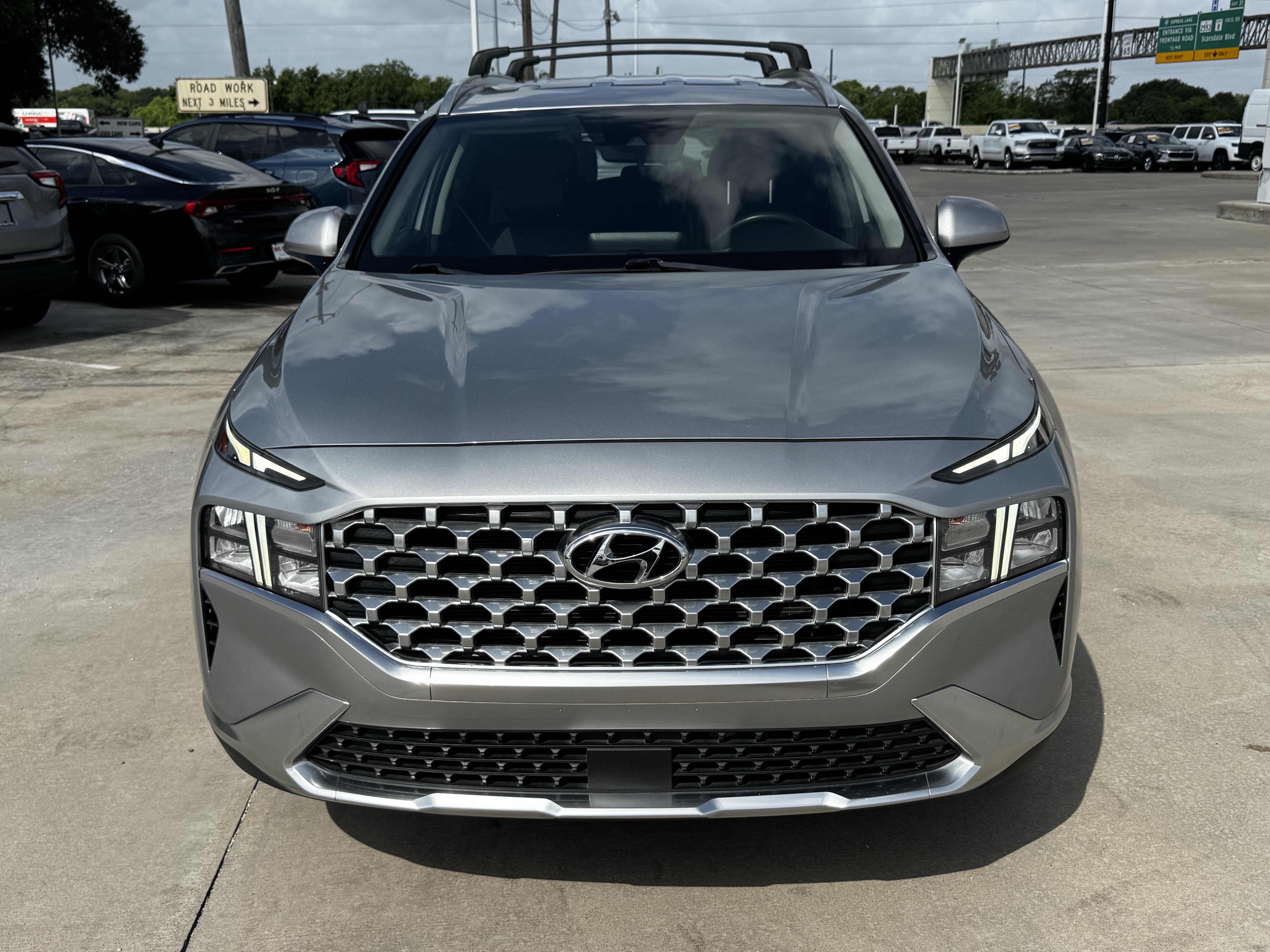 Used 2022 Hyundai Santa Fe SEL AWD/4WD image 3