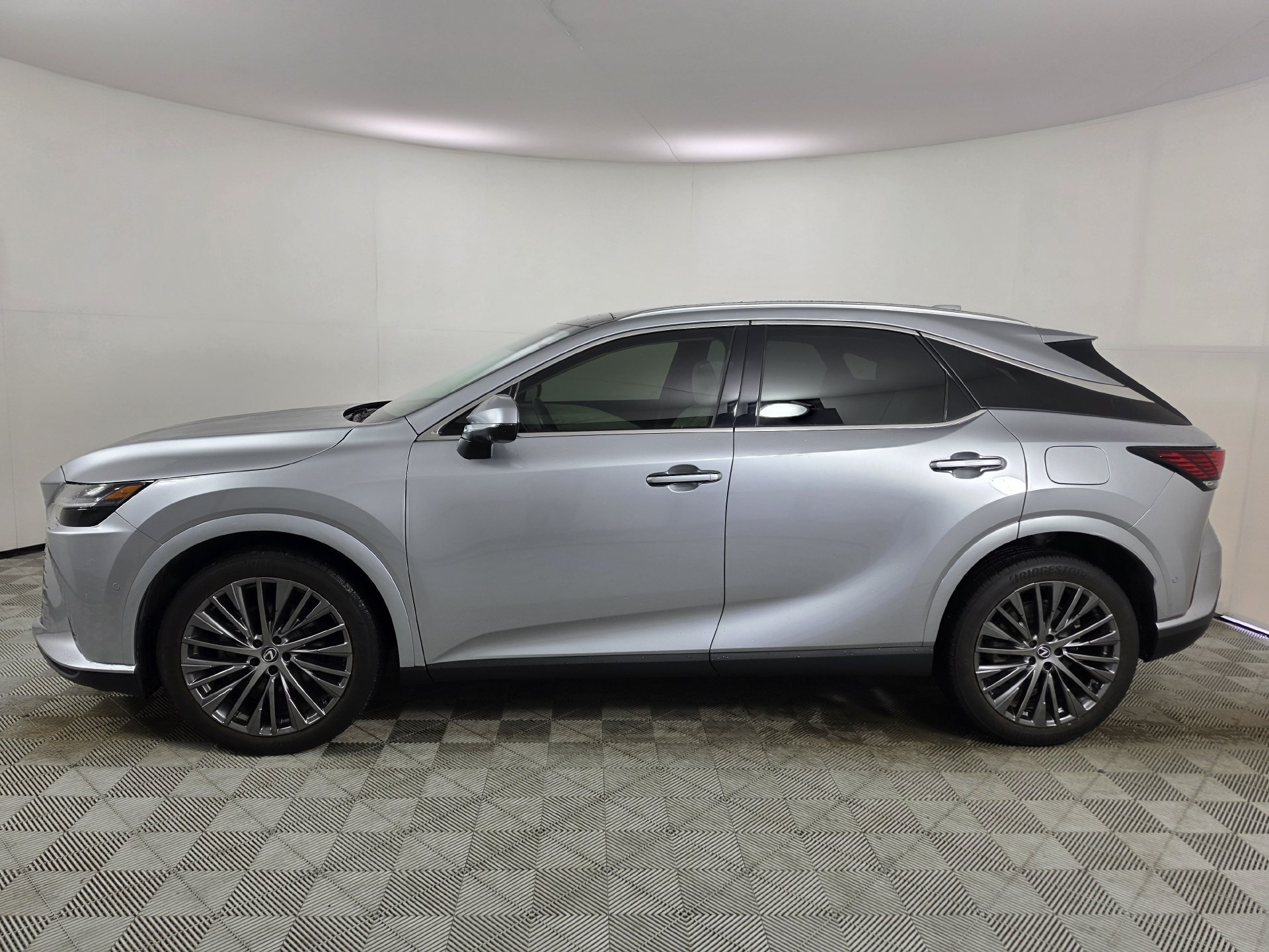 Used 2024 Lexus RX 350 FWD w/ Convenience Package image 39
