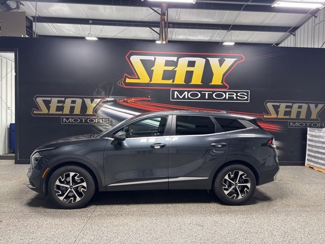 Used 2024 Kia Sportage EX image 2
