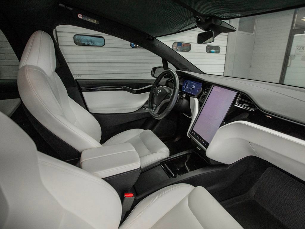 Used 2020 Tesla Model X Long Range AWD image 18