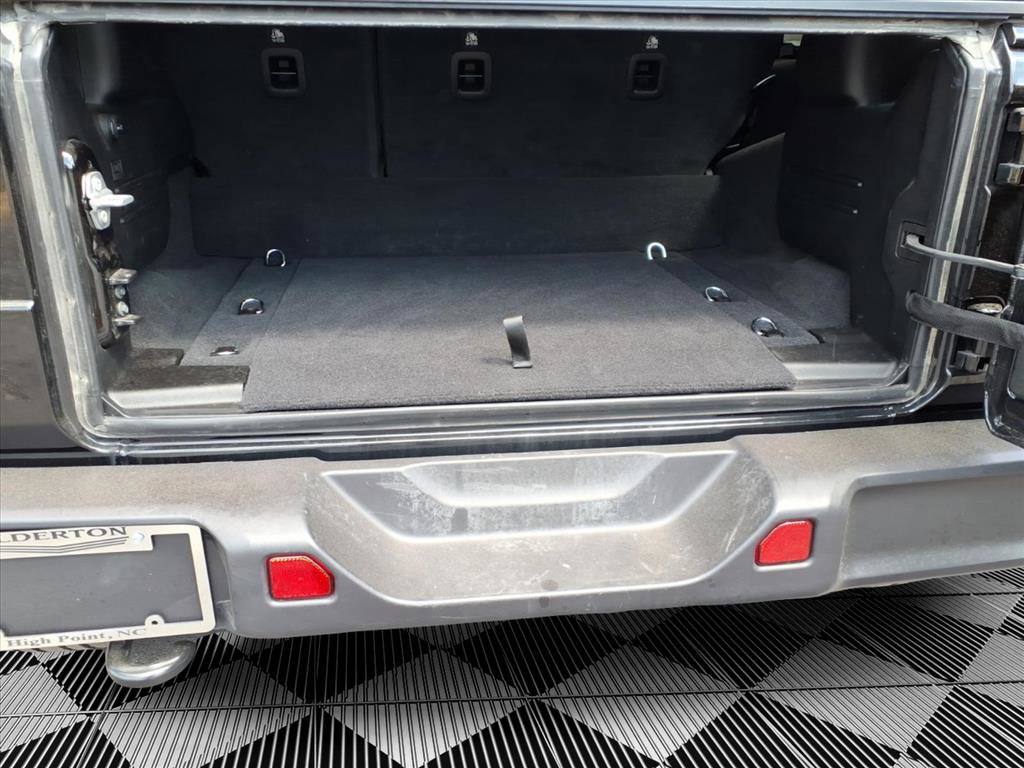 Used 2025 Jeep Wrangler Sahara image 10