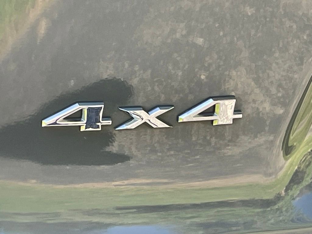 Used 2019 Jeep Cherokee Latitude Plus w/ Cold Weather Group AWD/4WD image 21