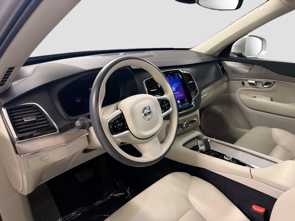 Used 2024 Volvo XC90 B6 Plus w/ Protection Package Premier AWD/4WD image 4