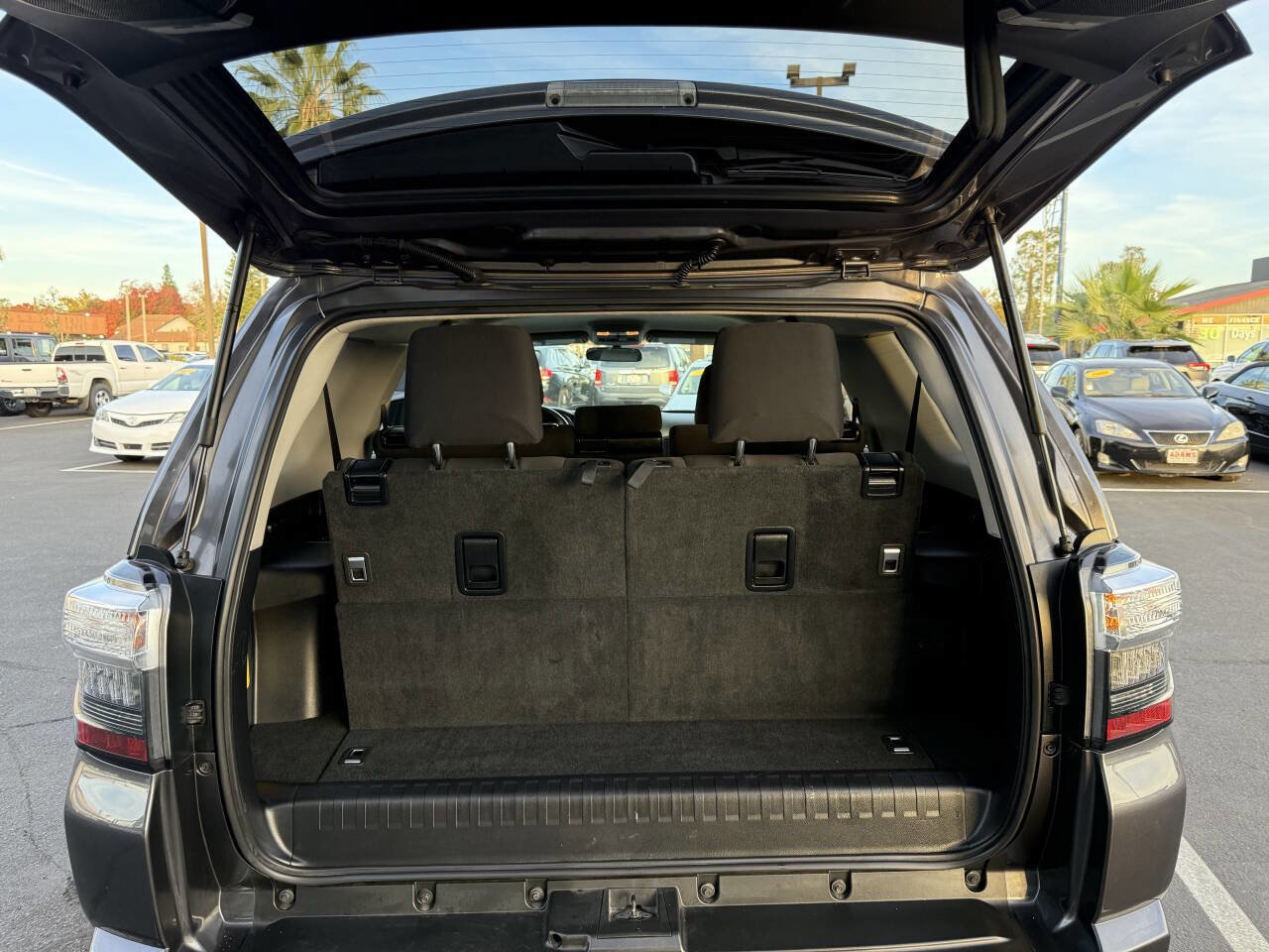 Used 2019 Toyota 4Runner SR5 AWD/4WD image 26