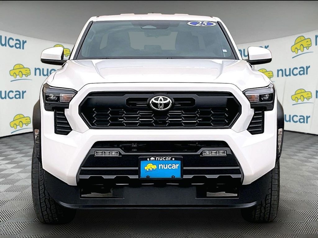 Used 2025 Toyota Tacoma TRD Off-Road AWD/4WD image 2