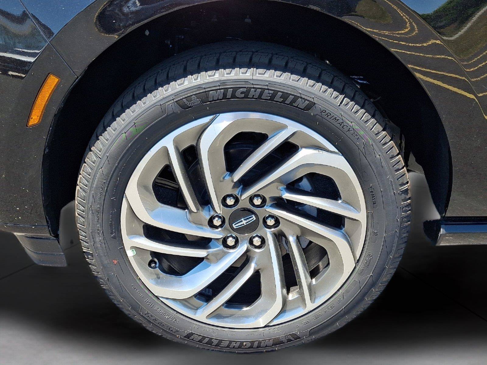 New 2026 Lincoln Navigator L Reserve AWD/4WD image 16