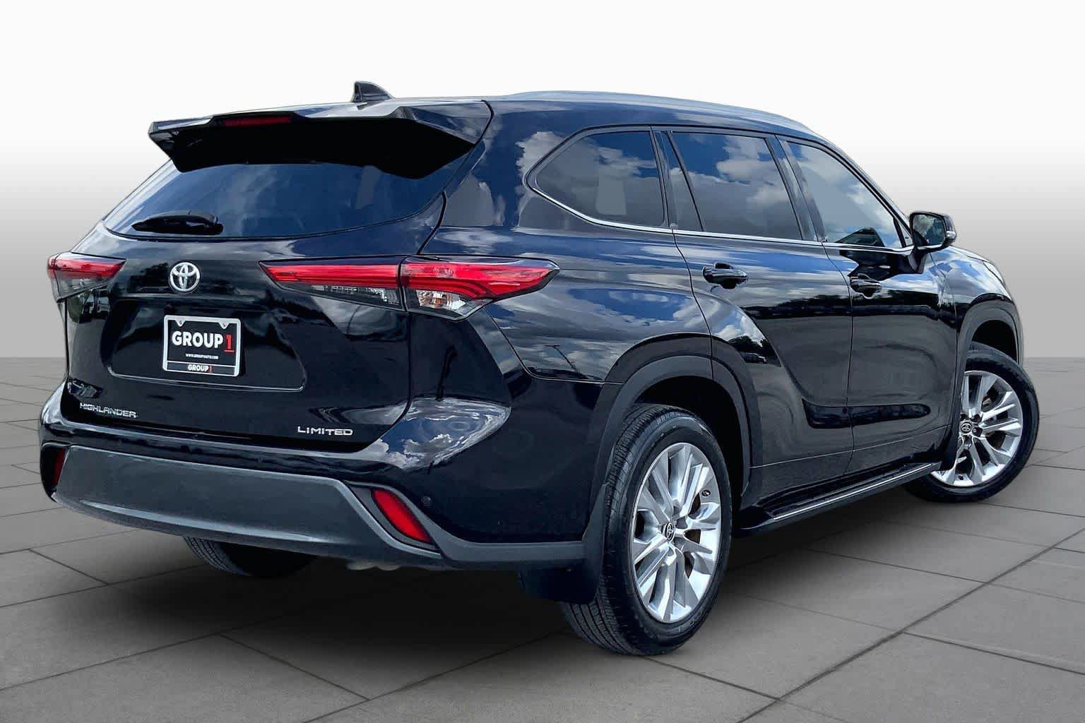 Used 2020 Toyota Highlander Limited FWD image 13