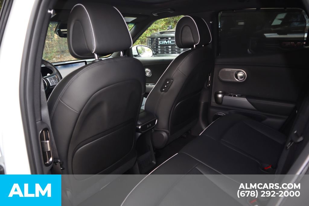 Used 2025 Genesis GV60 Advanced image 23