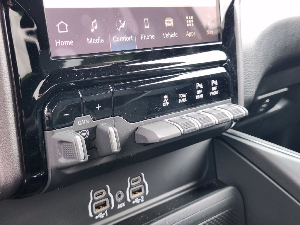 New 2026 RAM 2500 Big Horn AWD/4WD image 26