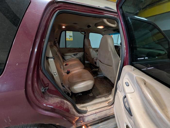 Used 2001 Ford Expedition XLT AWD/4WD image 28