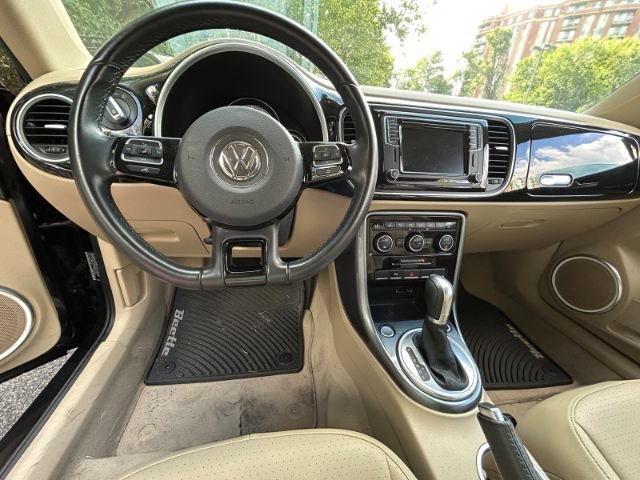 Used 2017 Volkswagen Beetle 1.8T SEL w/ Beetle Lighting Package FWD image 11