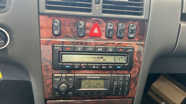 Used 2000 Mercedes-Benz E 320 Sedan image 15