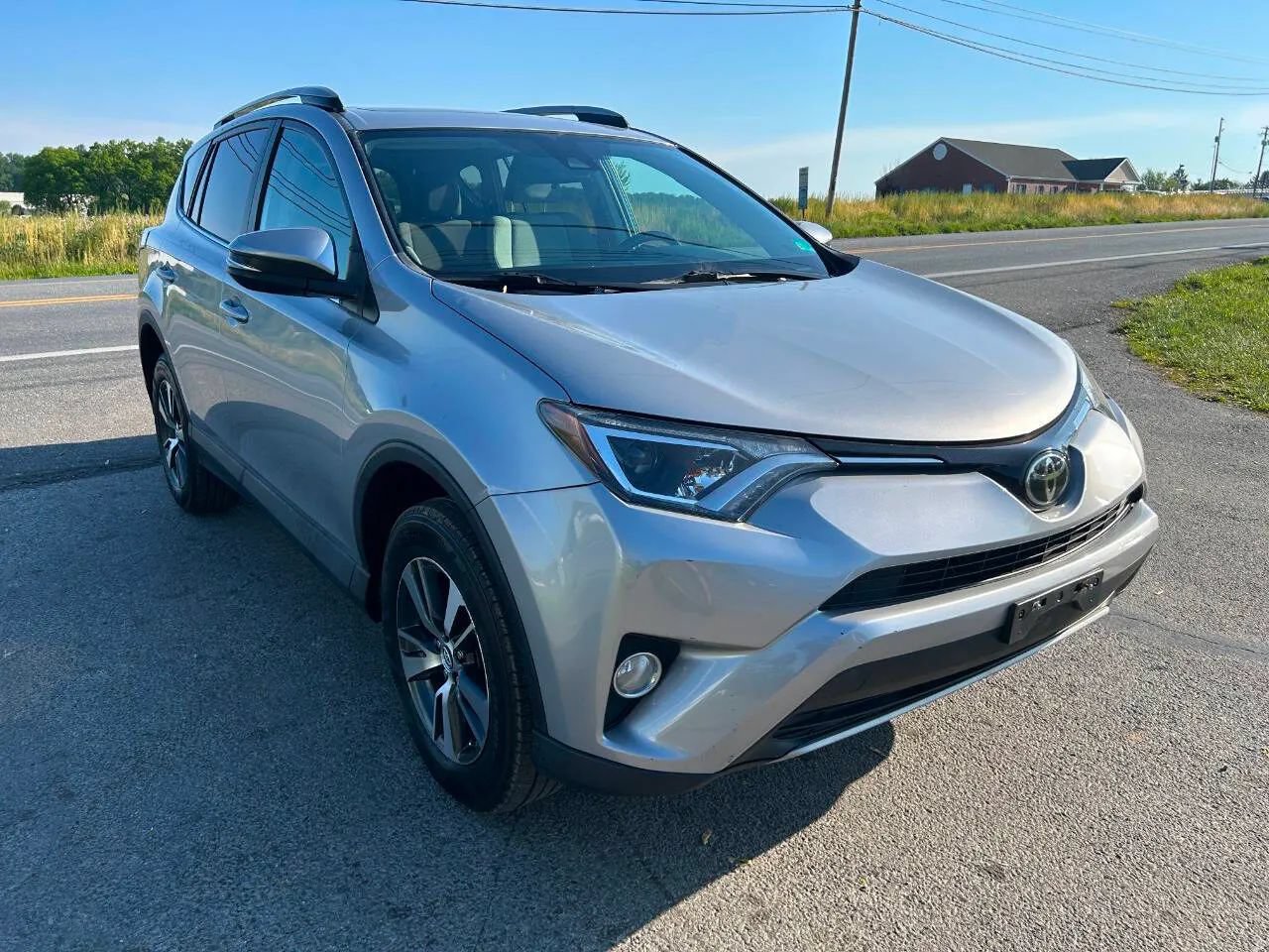 Used 2017 Toyota RAV4 XLE w/ Plus Special Value Package AWD/4WD image 3