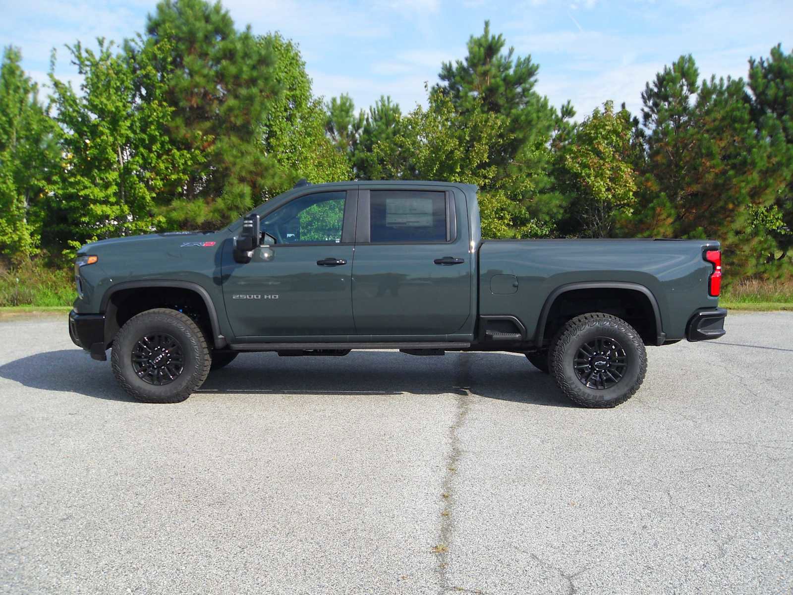 New 2026 Chevrolet Silverado 2500 ZR2 image 2