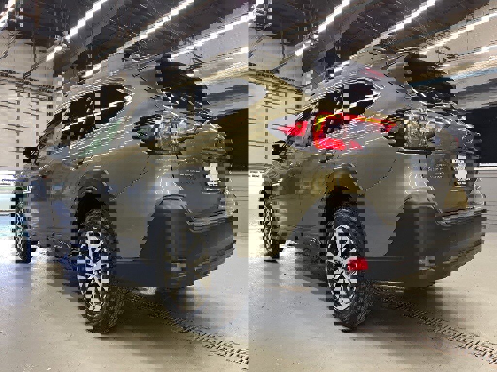 Certified 2025 Subaru Outback Premium w/ Popular Package #1A image 5