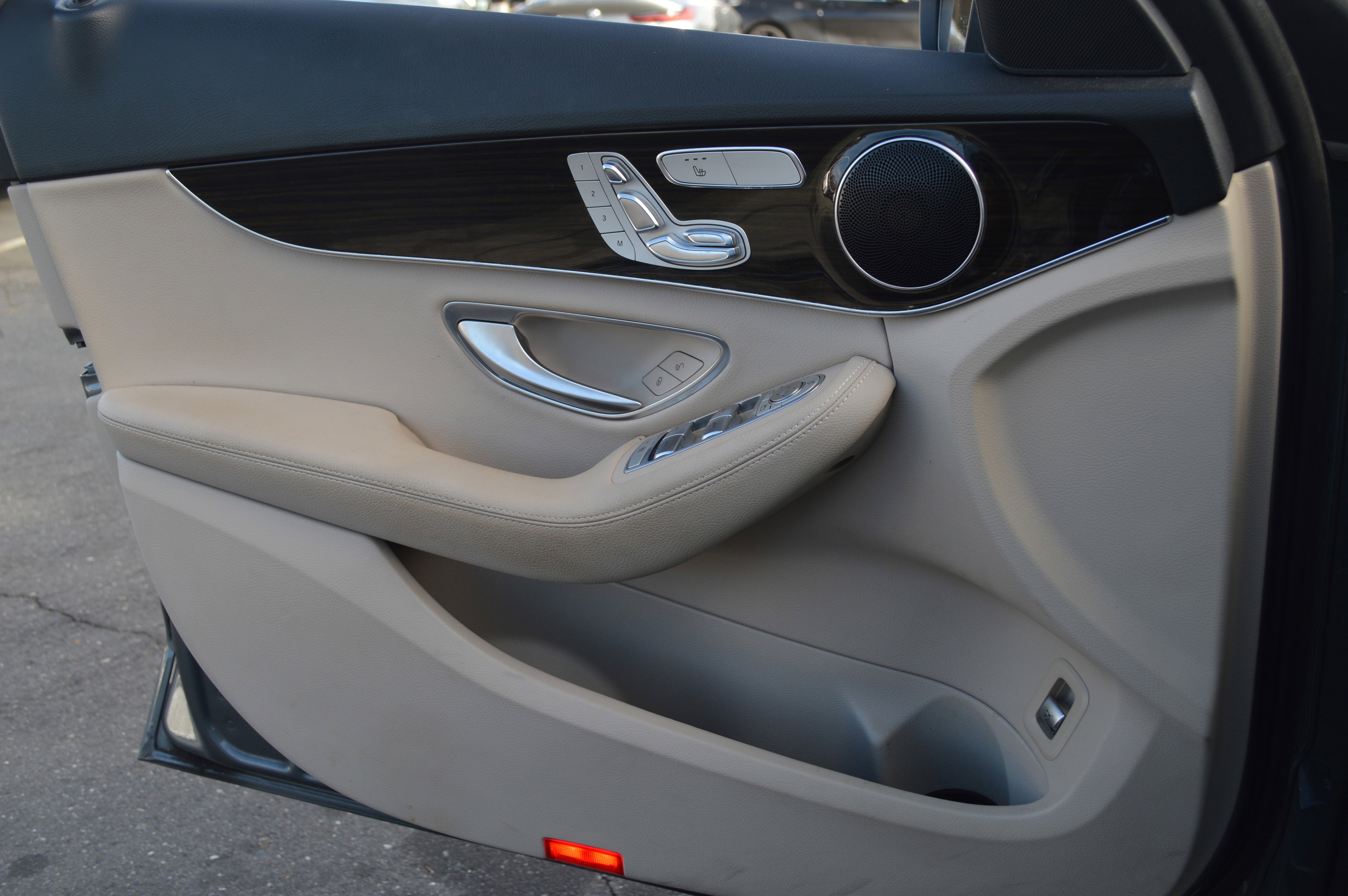 Used 2018 Mercedes-Benz C 300 Sedan image 13