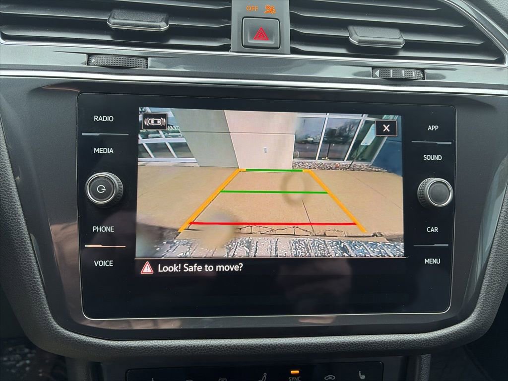 Used 2022 Volkswagen Tiguan SE image 18