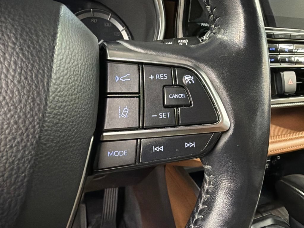 Used 2020 Toyota Highlander Platinum AWD/4WD image 20