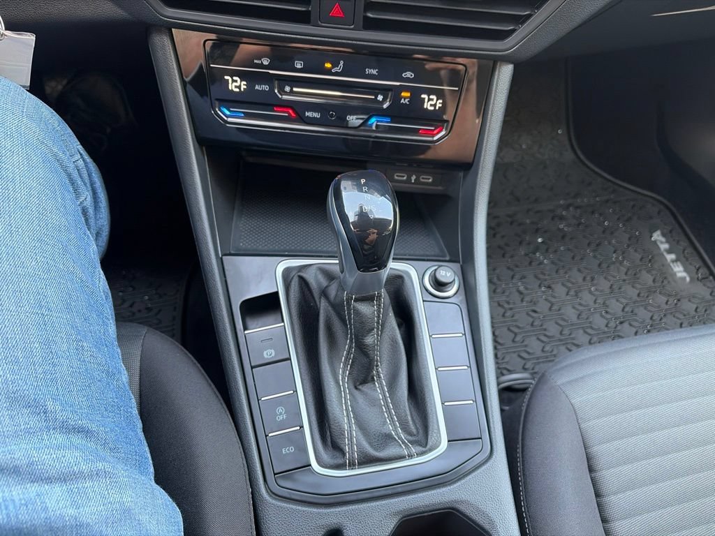Certified 2025 Volkswagen Jetta S FWD image 18