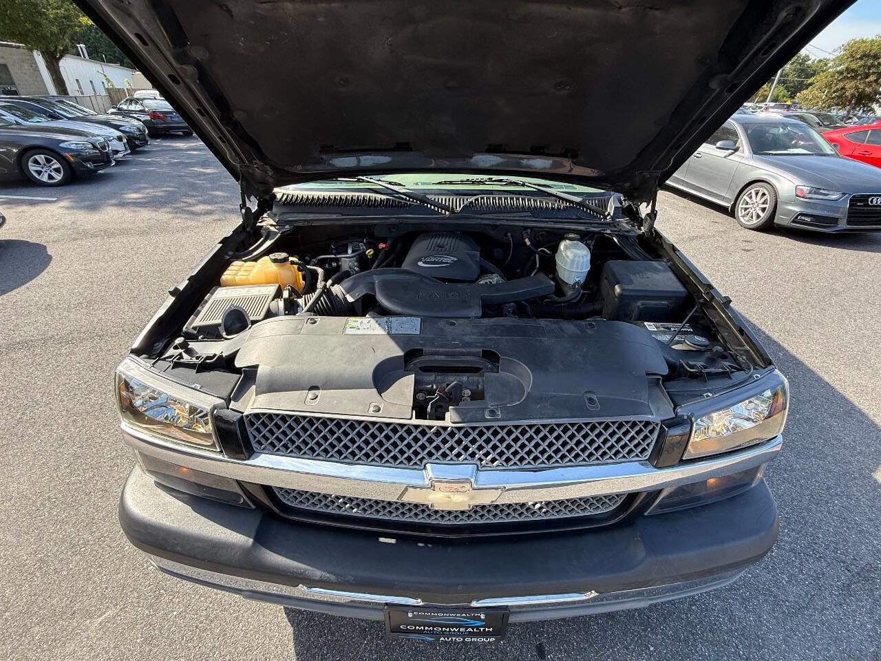 Used 2005 Chevrolet Avalanche LS w/ Chrome Exterior Package image 34