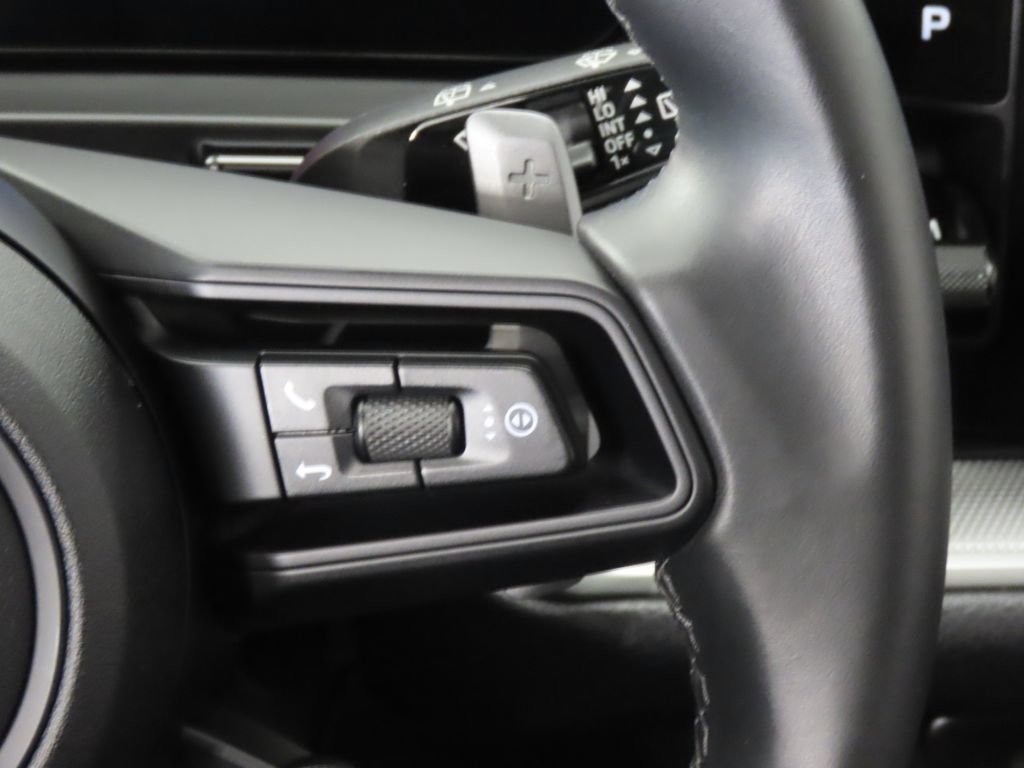 Certified 2025 Porsche Cayenne AWD/4WD image 22