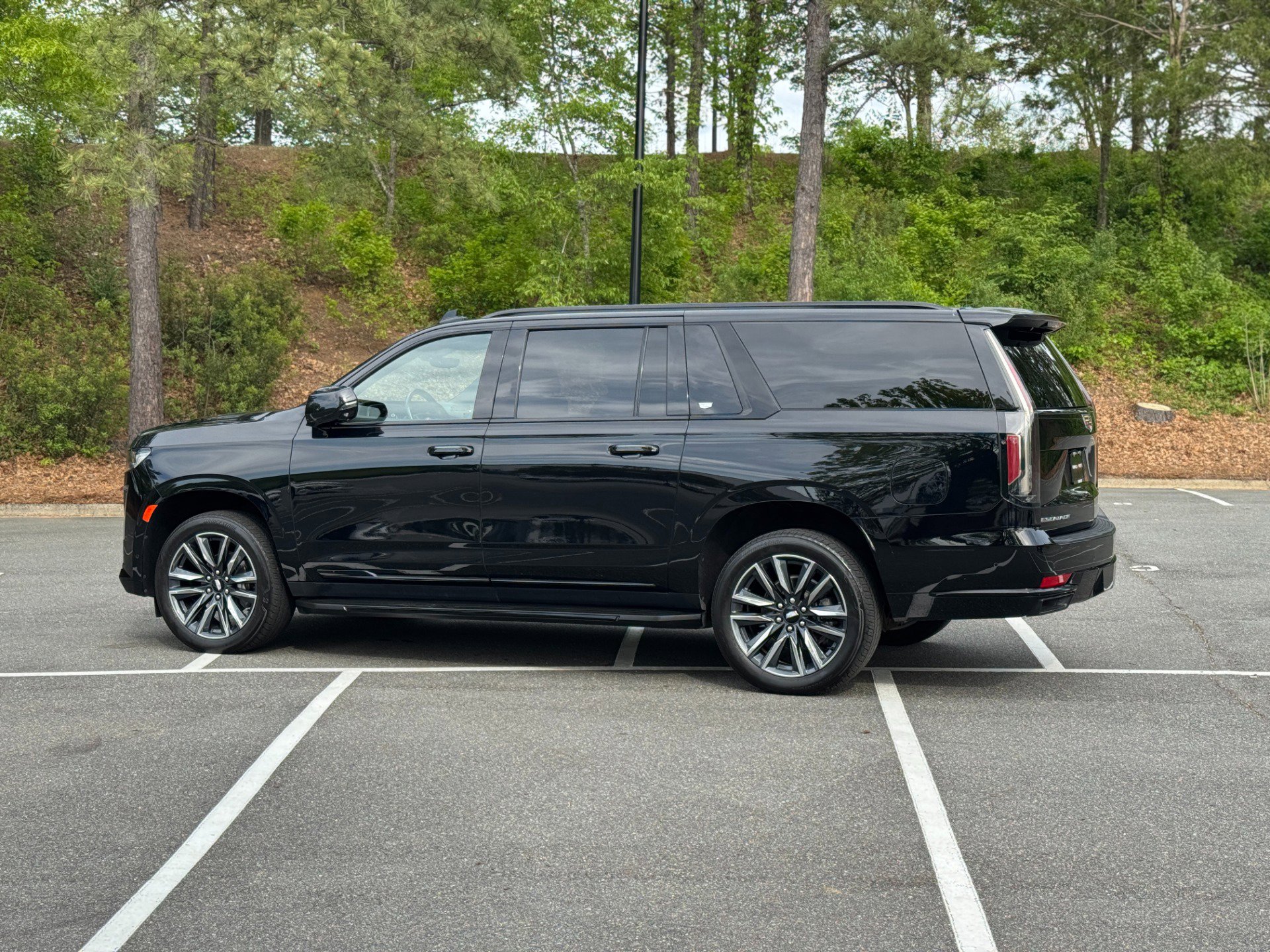 Used 2023 Cadillac Escalade ESV Sport image 7