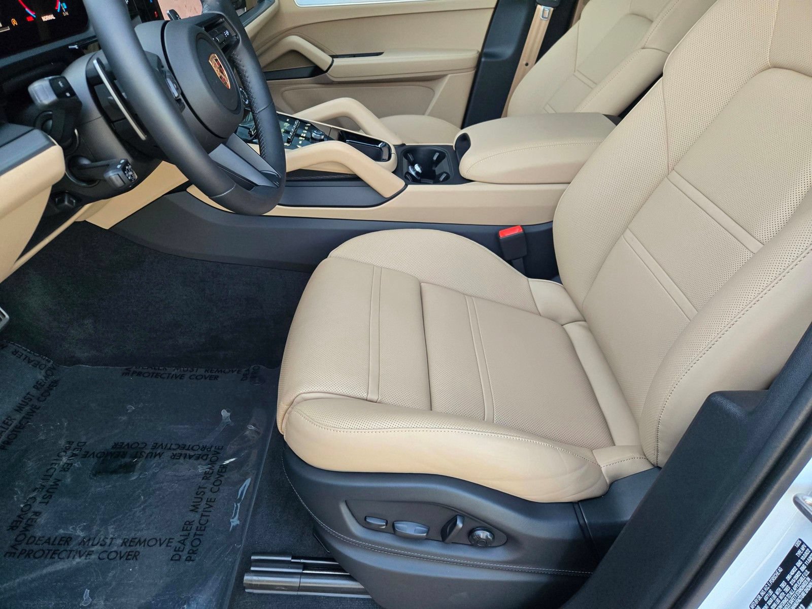 Certified 2026 Porsche Cayenne GTS AWD/4WD image 25