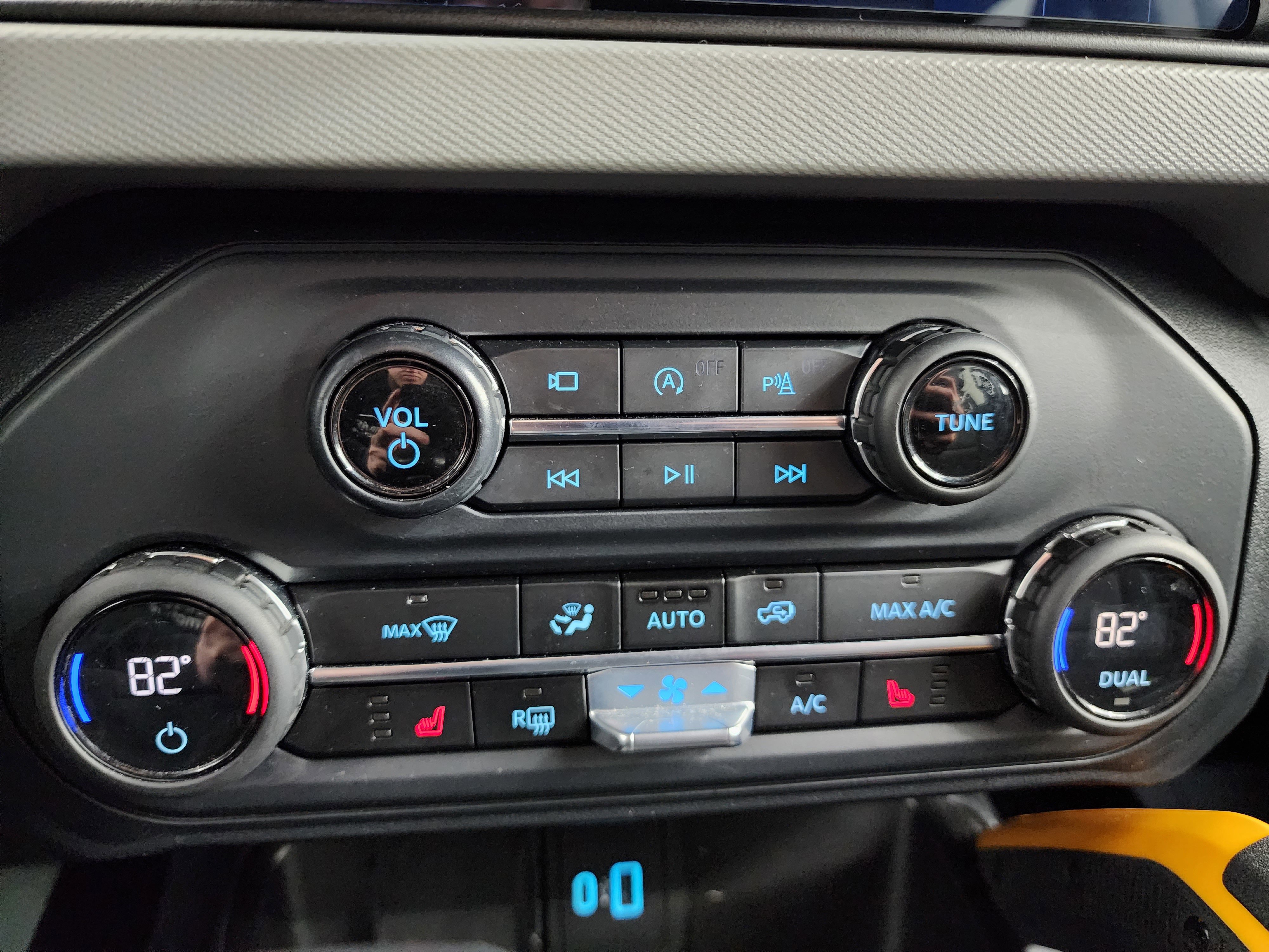 Used 2023 Ford Bronco Badlands w/ Sasquatch Package image 48