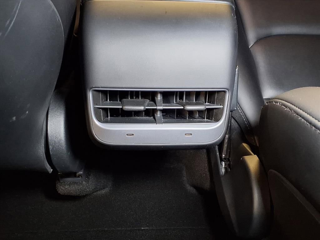 Used 2022 Tesla Model Y Performance image 14