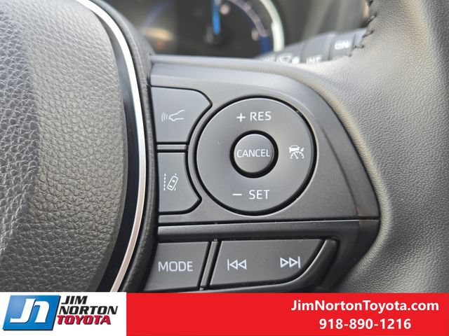Used 2025 Toyota RAV4 XLE Premium AWD/4WD image 31