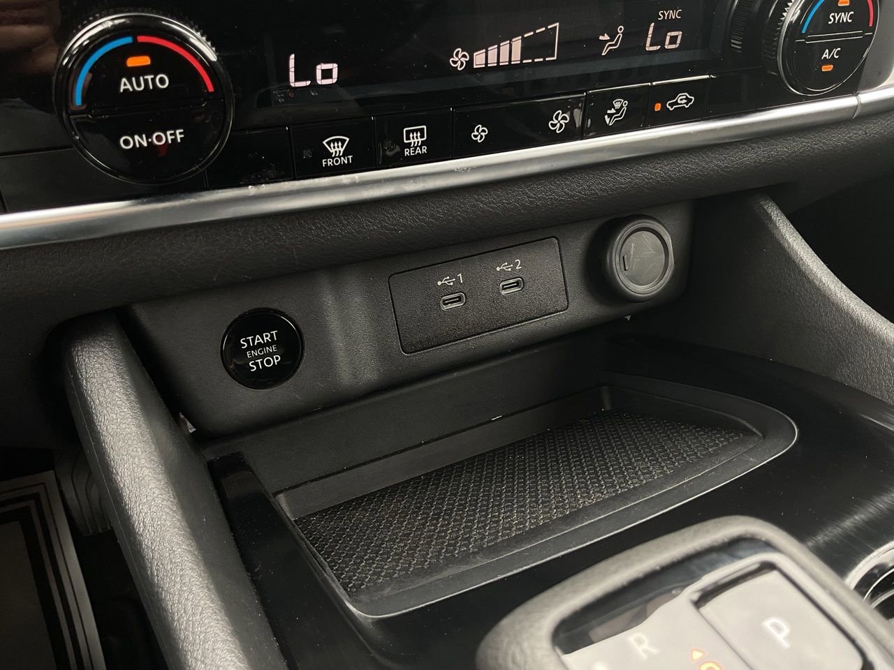 Used 2025 Nissan Rogue SV FWD image 24