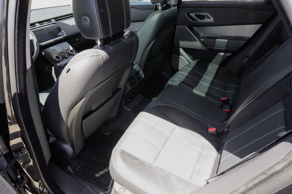 Used 2018 Land Rover Range Rover Velar R-Dynamic SE AWD/4WD image 29