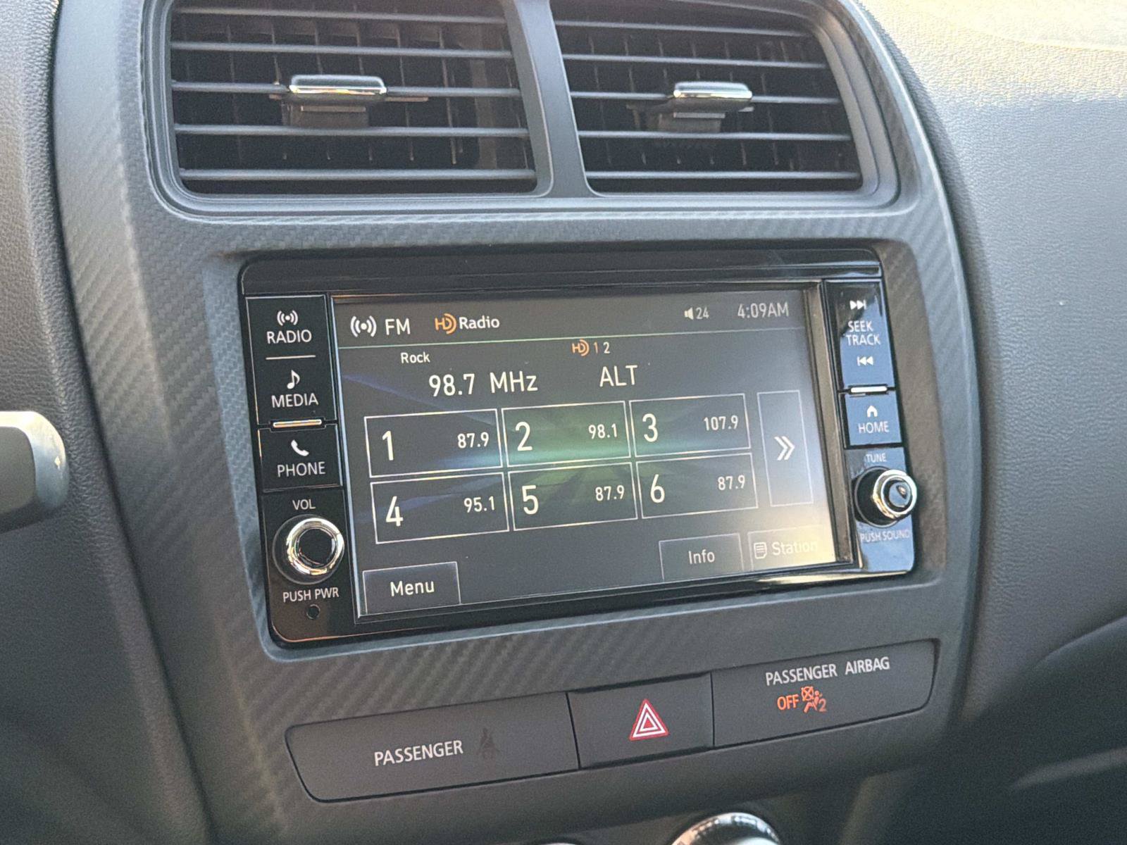 Used 2025 Mitsubishi Outlander Sport ES AWD/4WD image 18